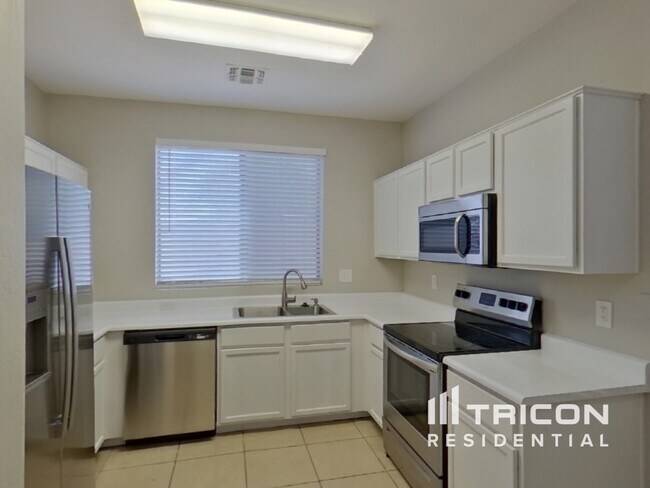 Foto del edificio - 1718 S 114th Dr