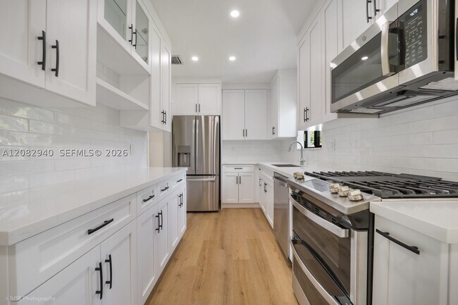 Foto del edificio - 5970 SW 16th St