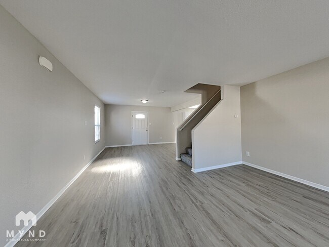 Building Photo - 3117 W Meadowbend Dr