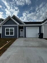 Building Photo - 814 North Ave