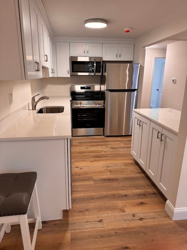 Building Photo - Brookside Village