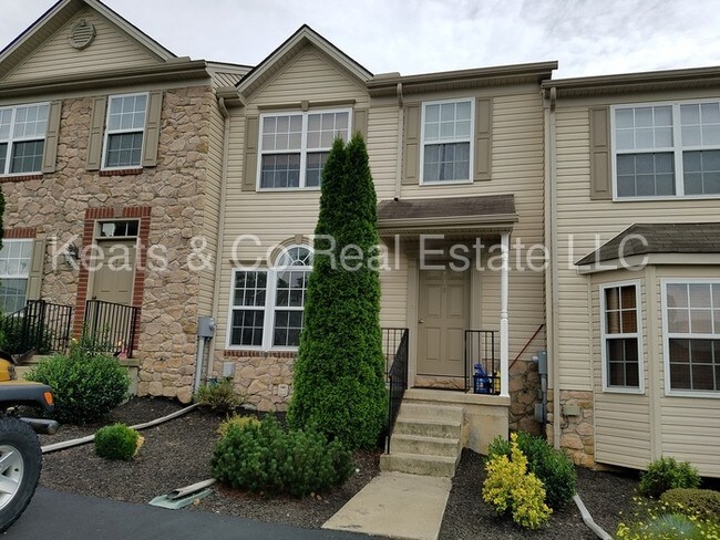 Foto del edificio - 18 Buttonwood Ln