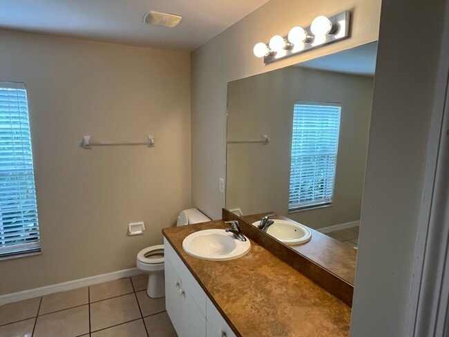 Building Photo - Cozy 3BR 2BA House in Lehigh Acres