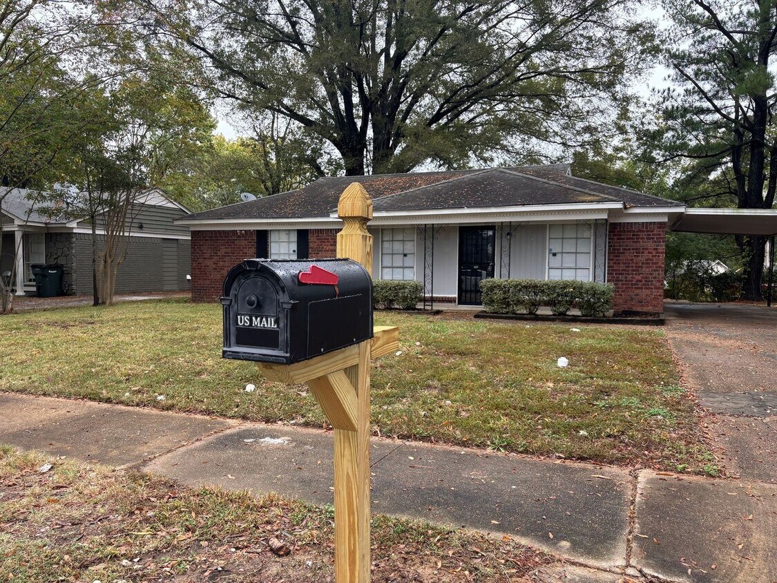 Foto principal - 5240 Bitter Creek Dr