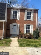 Building Photo - 2058 Chadwick Terrace