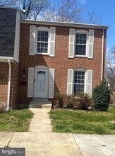Building Photo - 2058 Chadwick Terrace