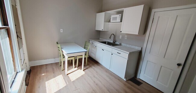 Foto del edificio - 1441 Neil Ave