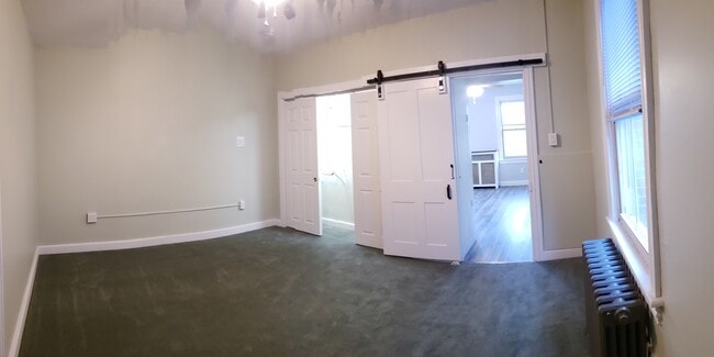 Foto del edificio - 245 E Church St