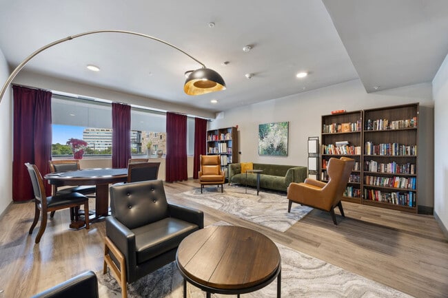 Foto del edificio - 28294 Ferry Rd