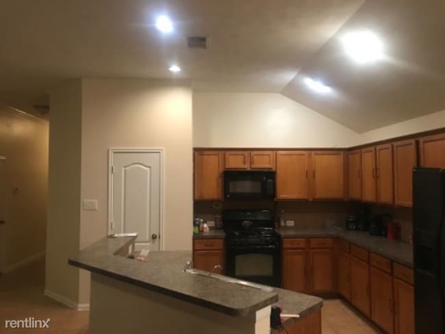 Building Photo - 3 br, 2 bath House - 15918 Hidden Crest Dr