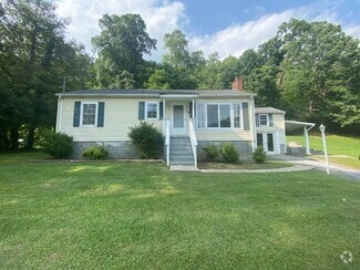 Building Photo - 776 Valley Dr