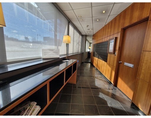 Foto del edificio - 169 Monsignor Obrien Hwy