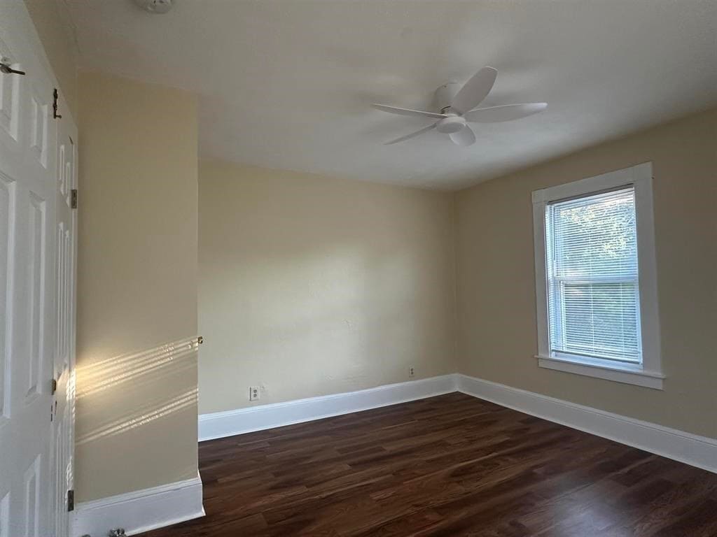 Primary Photo - 34 Maple St