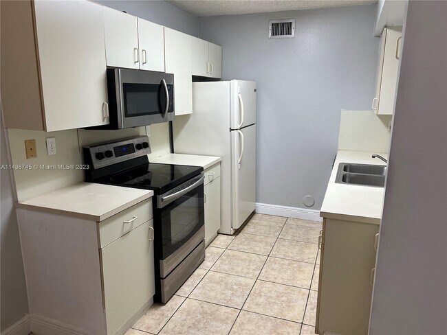 Foto del edificio - 9756 NW 48th Terrace