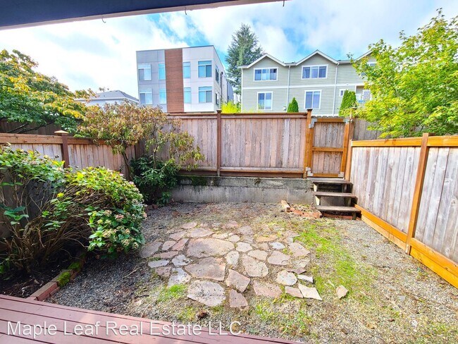 Building Photo - 3 br, 2.5 bath House - 6527 B 35th Ave NE