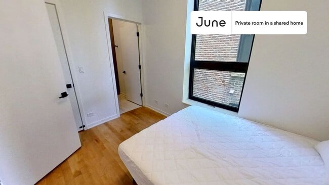 Building Photo - Private bedroom in 4 bed/3 bath Home