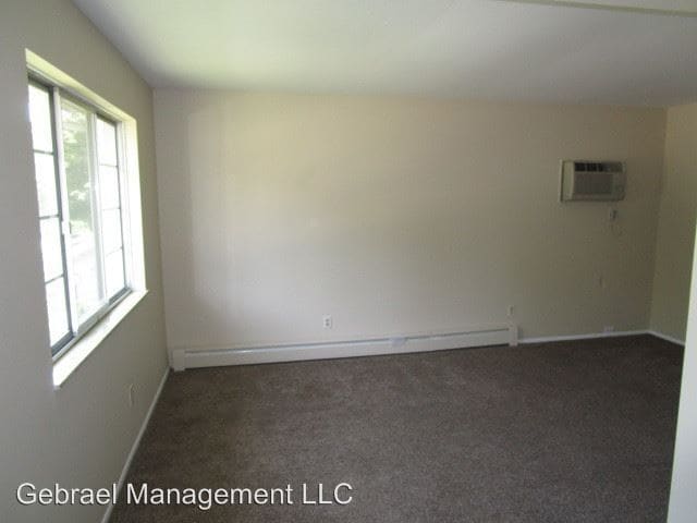 Building Photo - 207 N Hazelton St
