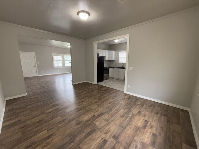 Building Photo - 2-Bedroom Home Near Downtown & OU Med