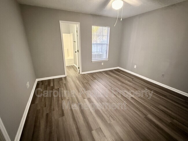 Foto del edificio - 2708 Bluff View Dr