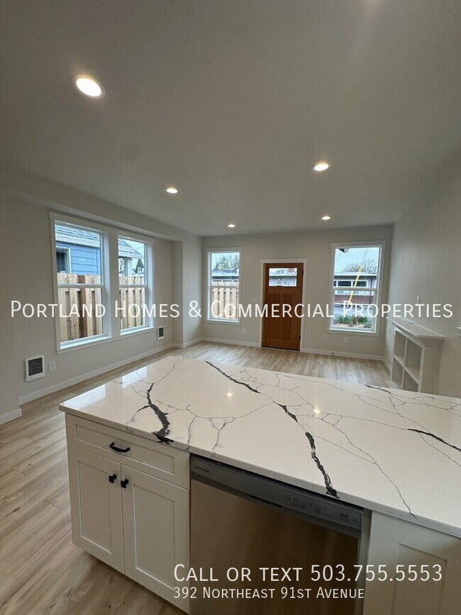 Foto del edificio - 392 NE 91st Ave
