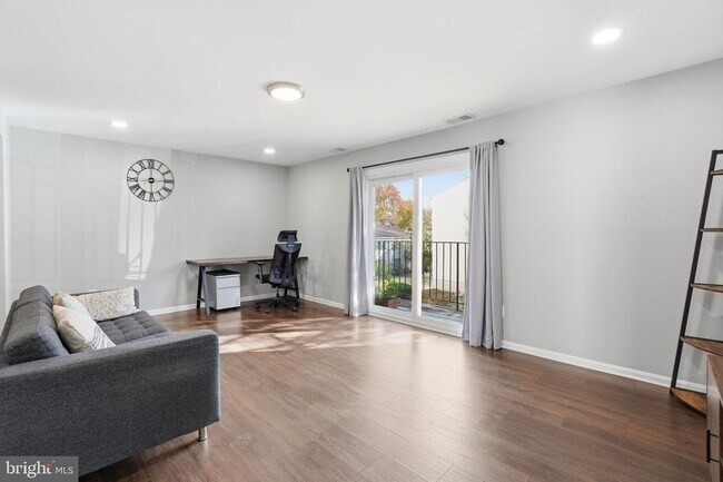 Foto del edificio - 9175 Broken Oak Pl