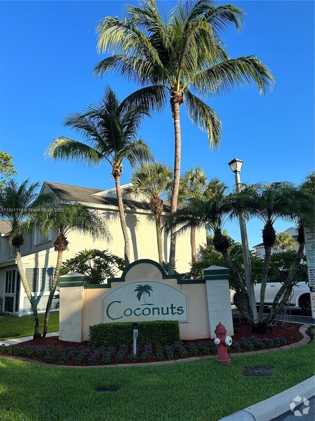 Building Photo - 16609 Hemingway Dr
