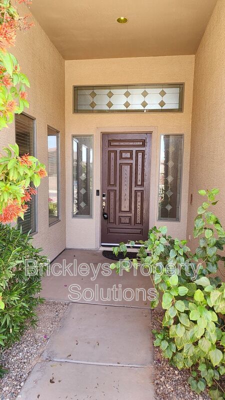 Building Photo - 4719 E Firestone Dr
