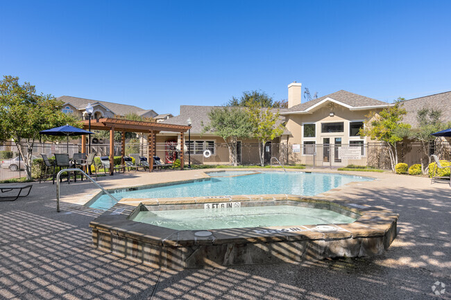 Swimming Pool - Summit Ridge Apartments