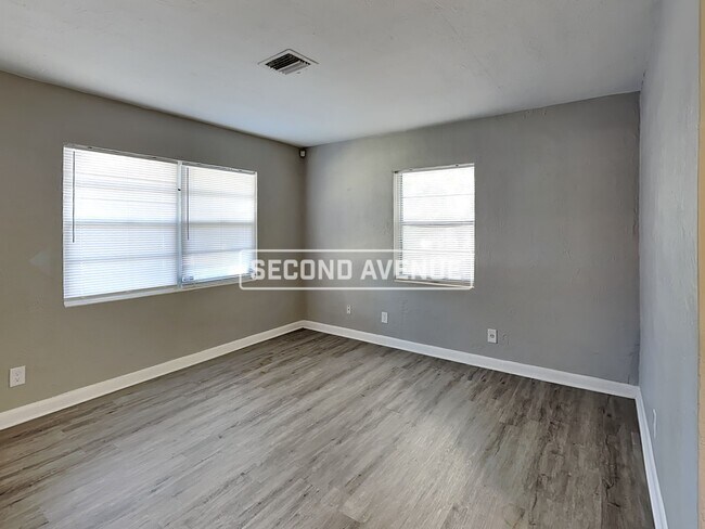 Foto del edificio - 4616 Nelmar Pl