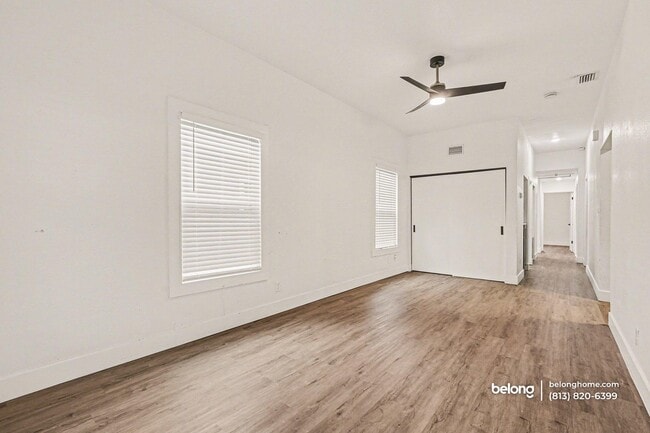 Foto del edificio - 1922 W Main St