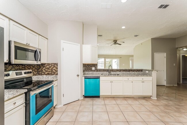 Building Photo - 7038 Villa Del Sol Dr