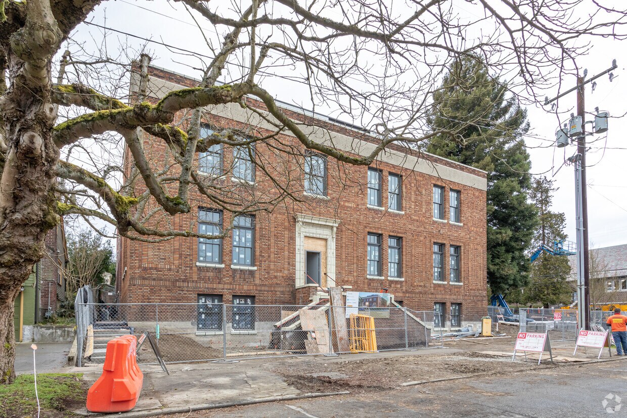 Foto del edificio - Queen Anne Exchange