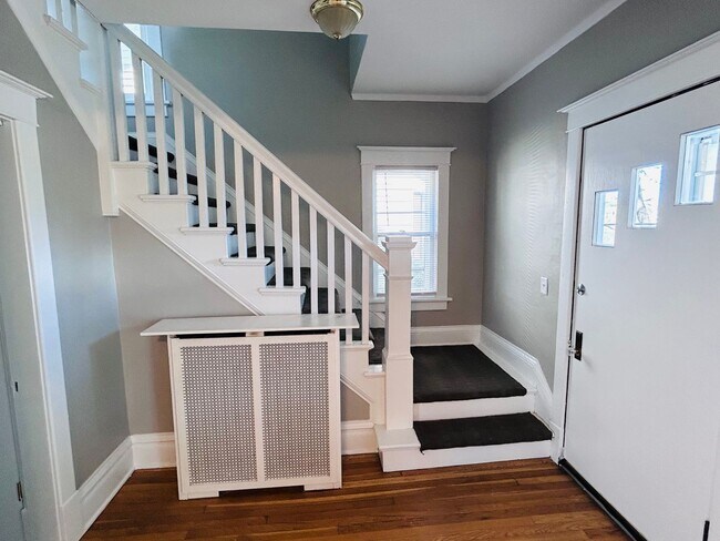 Foto del edificio - Great 3 Bedroom Home Near Whole Foods and ...