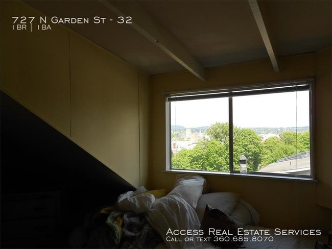 Building Photo - 727 N Garden St