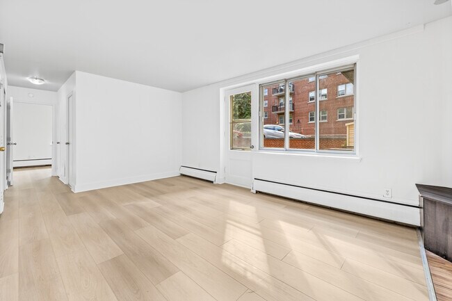 Photo du bâtiment - 3635 Ridgewood Av