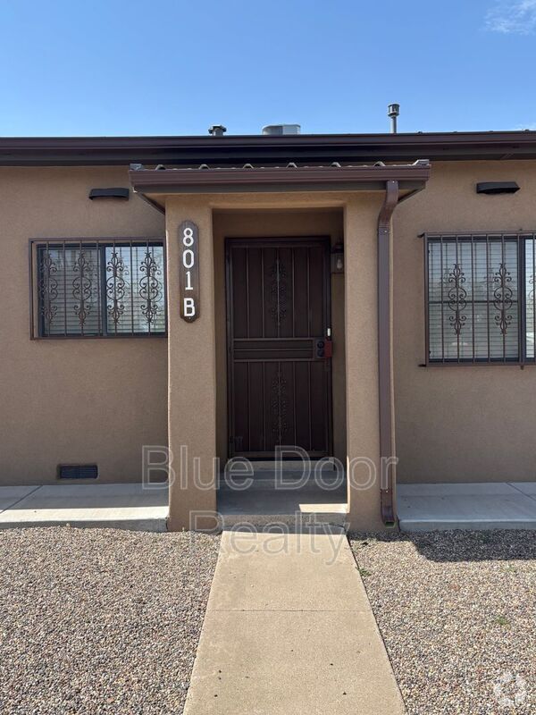 Building Photo - 801 Ortiz Dr SE