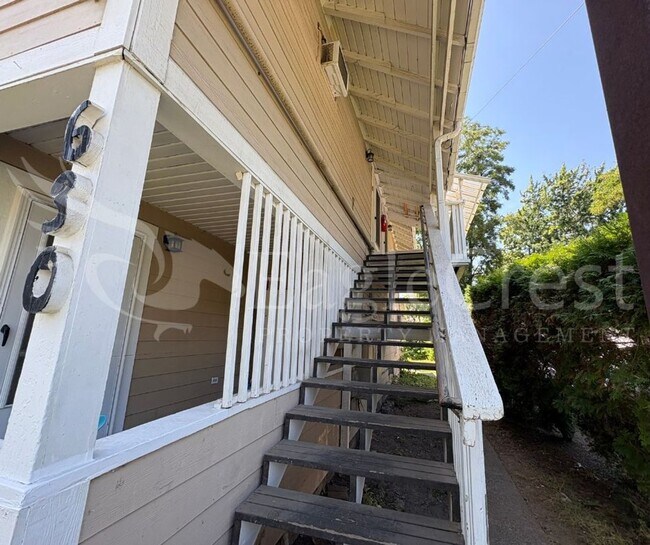 Building Photo - 630 Frisco St