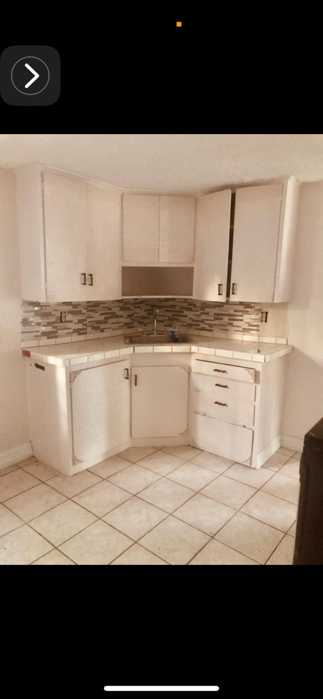 Foto del edificio - 223 W McGee St
