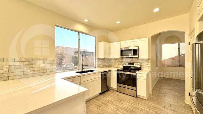 Building Photo - 15421 S 16th Dr