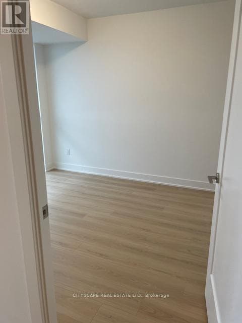 Photo du bâtiment - 2425 Simcoe St N