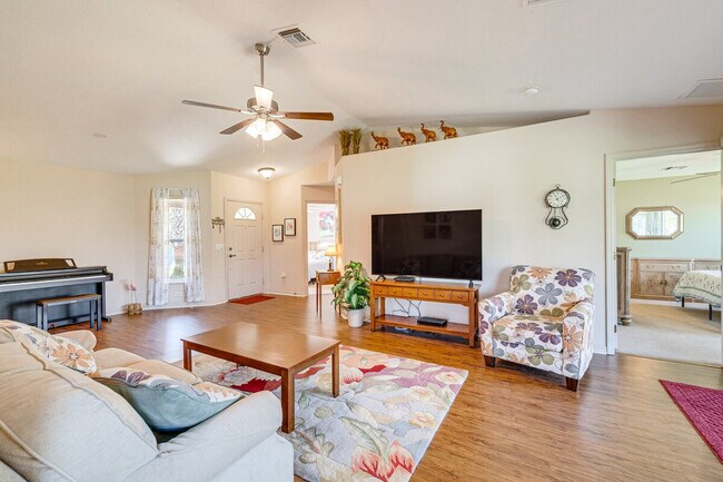 Foto del edificio - 15870 SW 16th Avenue Rd