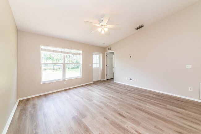Building Photo - 4042 Banbury Cir