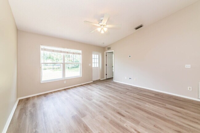 Foto del edificio - 4042 Banbury Cir