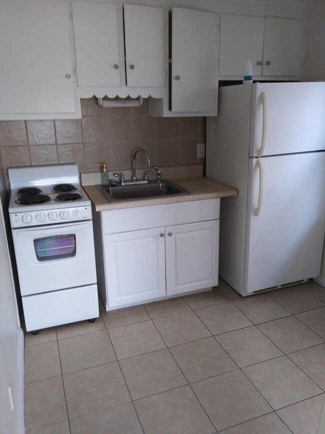 Kitchen - 318 16th St