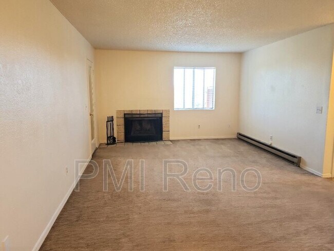 Foto del edificio - 2100 Highview Ct