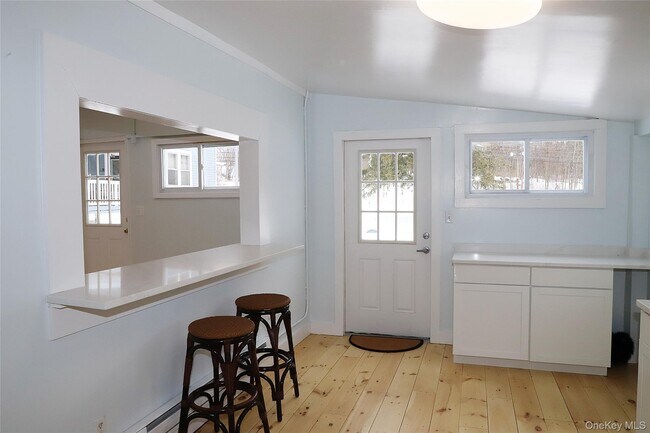 Foto del edificio - 7217 Albany Post Rd