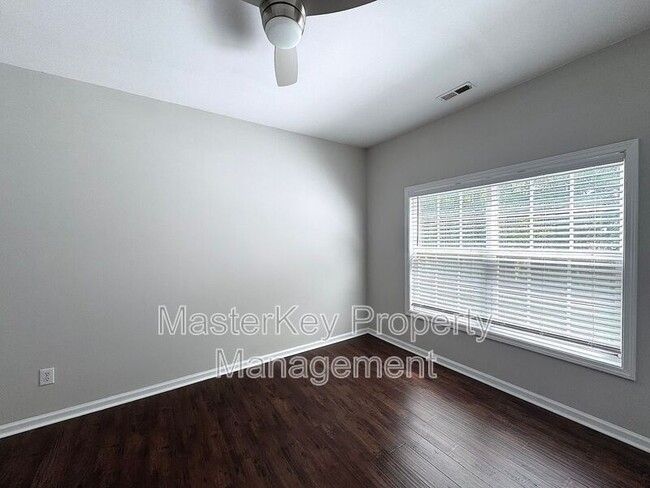 Foto del edificio - 204 Straywhite Ave