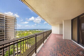 Building Photo - 2901 S Bayshore Dr