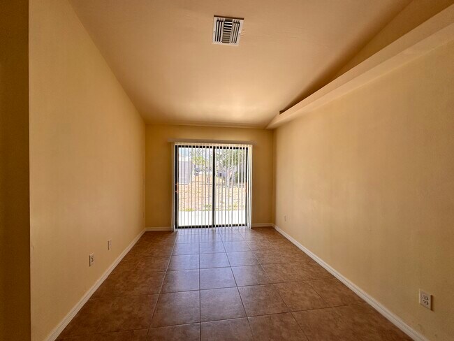 Foto del edificio - 1033 SE 12th St