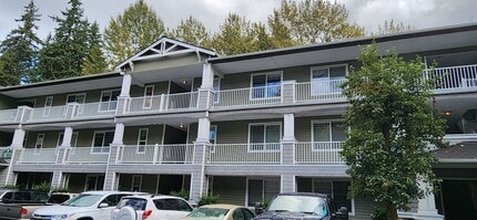 Building Photo - 12712 Admiralty Way